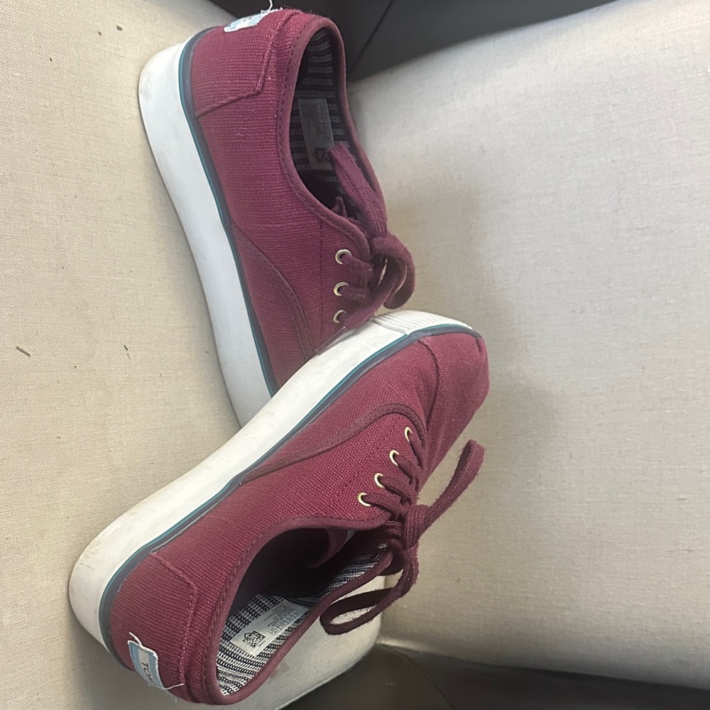Women's Toms Casual Canvas Sneakers - Burgundy